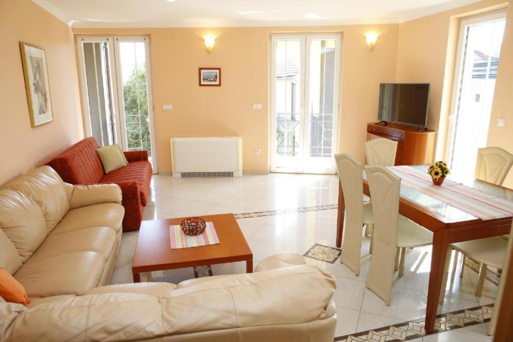 Vila Nara Ξενοδοχείο Βόντιτσε Εξωτερικό φωτογραφία