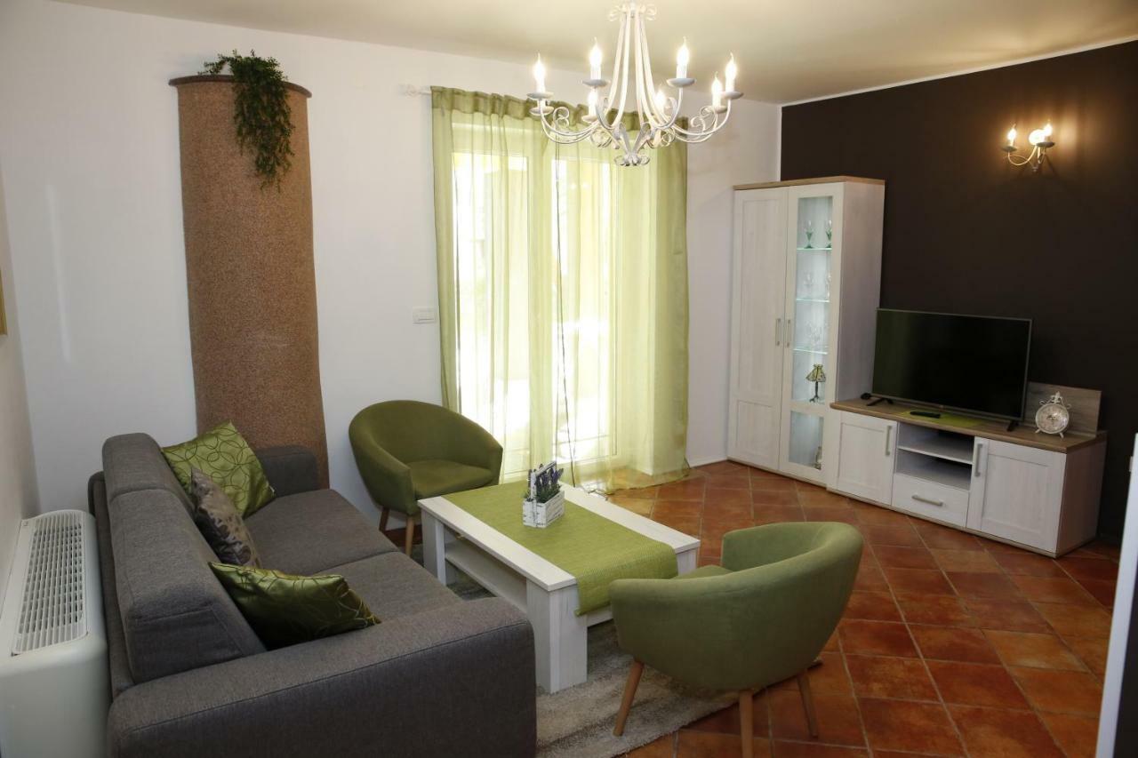 Vila Nara Ξενοδοχείο Βόντιτσε Εξωτερικό φωτογραφία